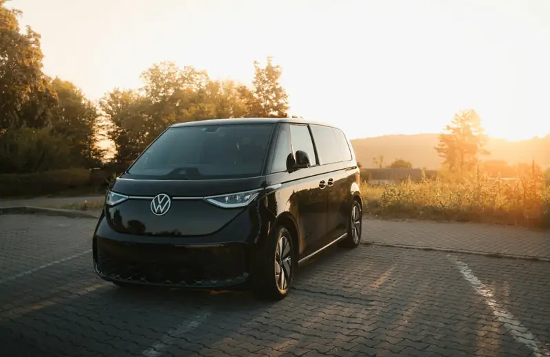 Black van for groups and families